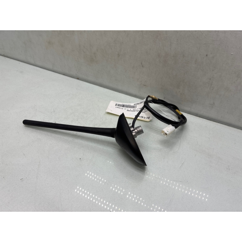 Antenne TOYOTA VERSO-S Photo n°3