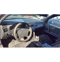 Attache ceinture avant gauche MERCEDES CLASSE E 210