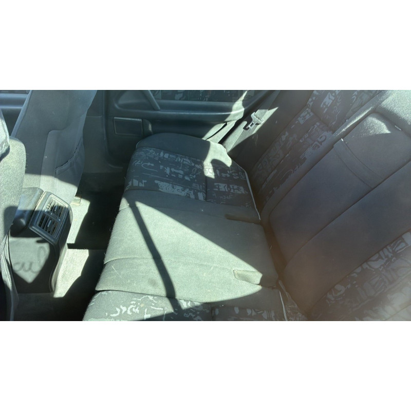 Attache ceinture avant gauche MERCEDES CLASSE E 210 Photo n°10