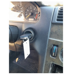 Attache ceinture avant gauche MERCEDES CLASSE E 210