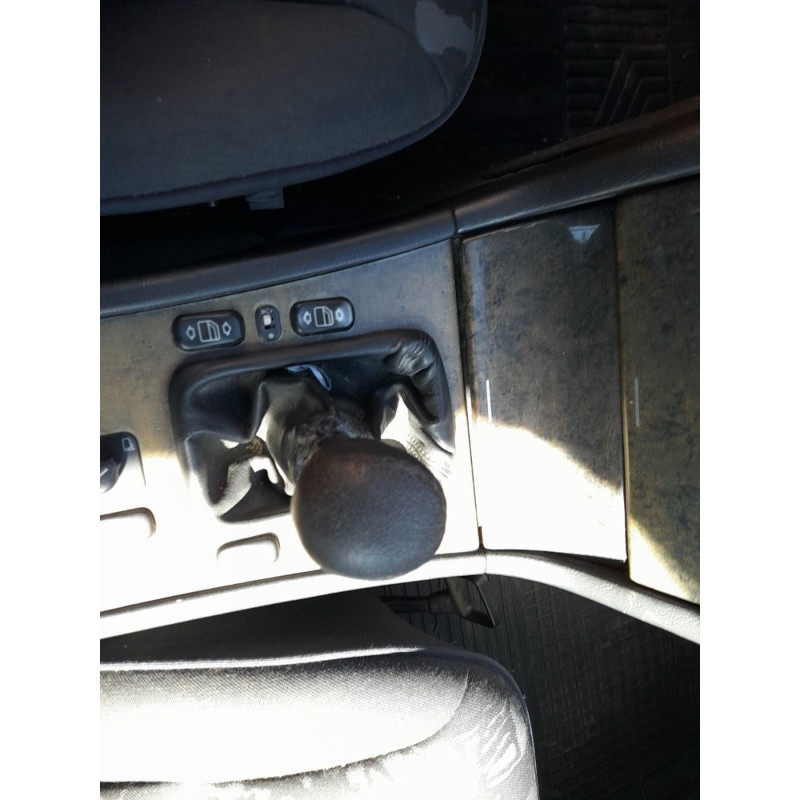 Attache ceinture avant gauche MERCEDES CLASSE E 210 Photo n°19