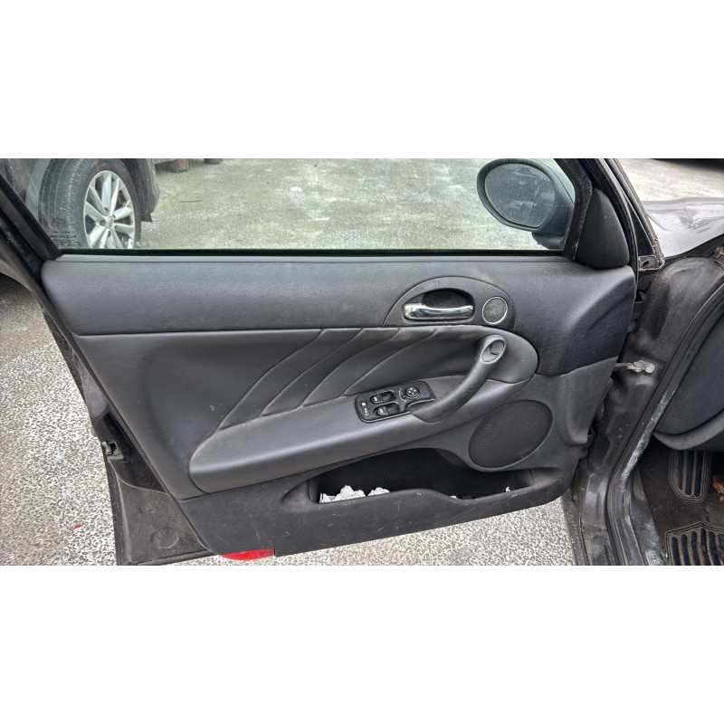 Vitre avant gauche ALFA ROMEO 147 Photo n°11