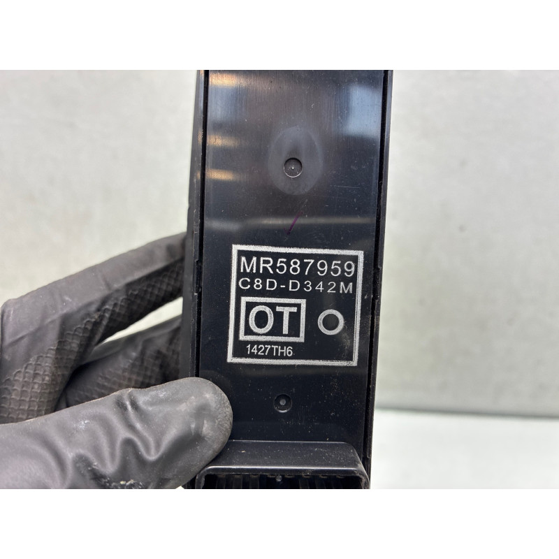 Interrupteur de leve vitre avant gauche MITSUBISHI COLT 6 Photo n°1