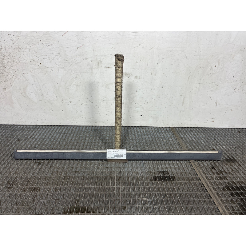 Baguette de porte avant droite PEUGEOT 406 Photo n°4