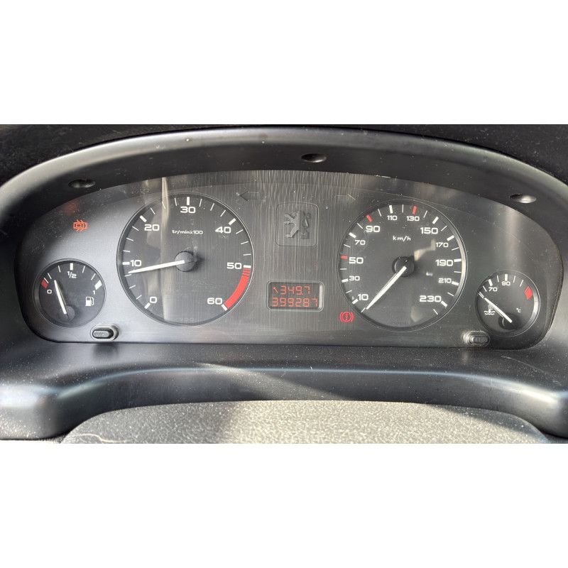 Vitre avant gauche PEUGEOT 406 Photo n°20