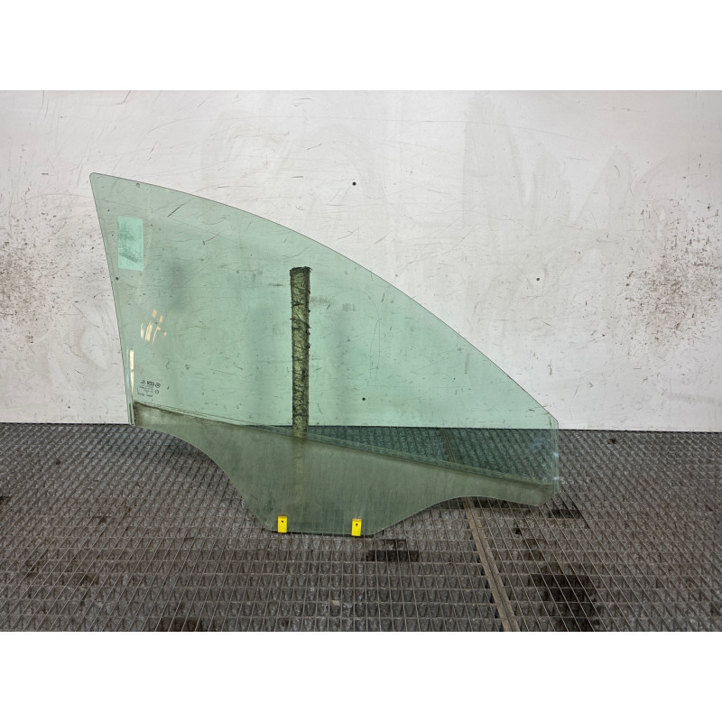 Vitre avant gauche CHEVROLET CAPTIVA Photo n°2