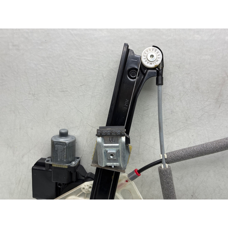 Leve vitre electrique avant gauche VOLKSWAGEN POLO 5 Photo n°3