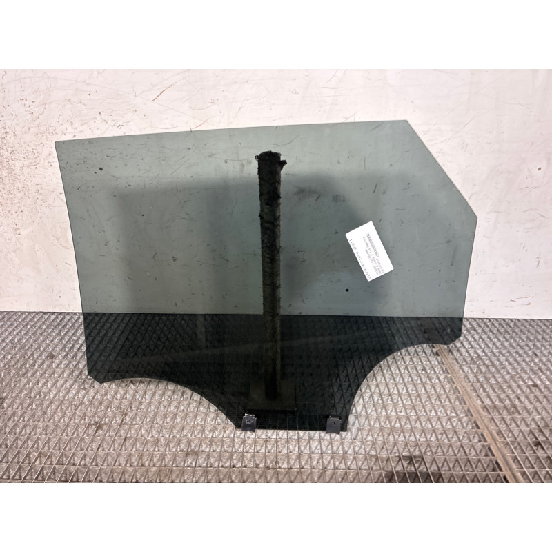 Vitre arriere droit PEUGEOT 3008 2 Photo n°2