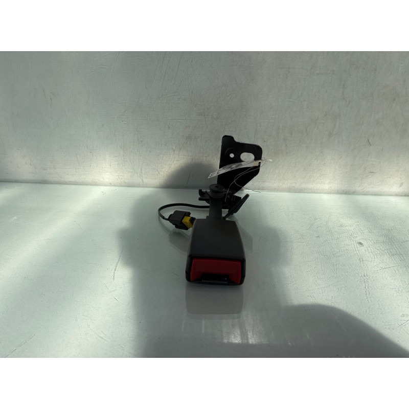 Attache ceinture arriere gauche PEUGEOT 3008 2 Photo n°2