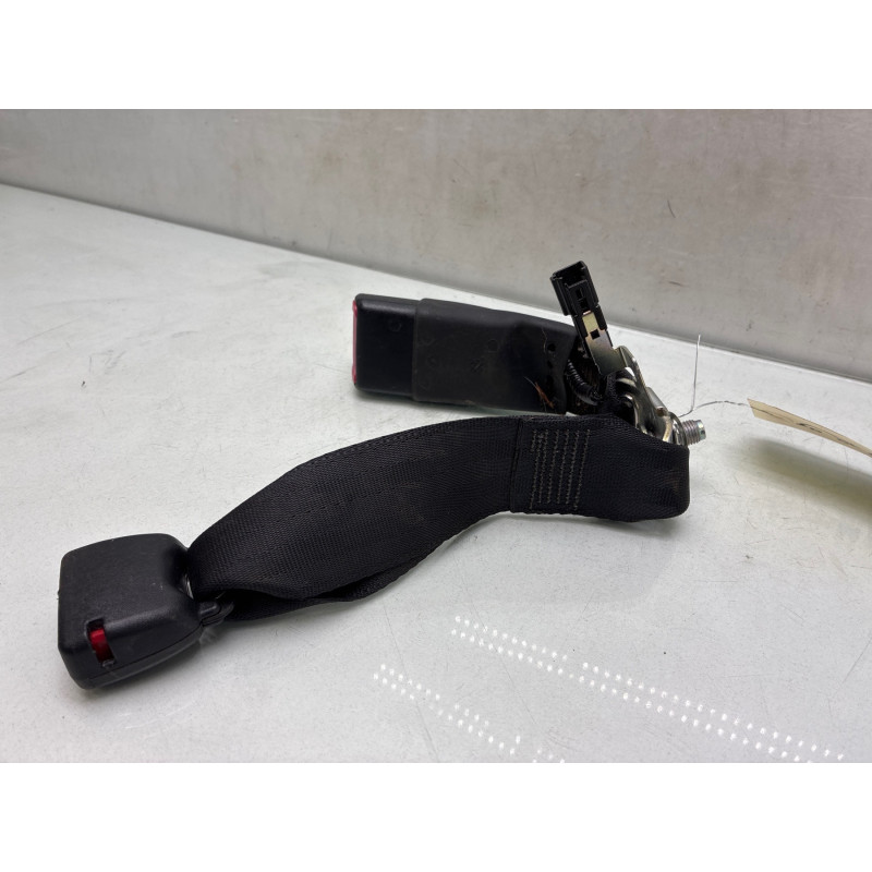 Attache ceinture arriere gauche TOYOTA YARIS 3 Photo n°3