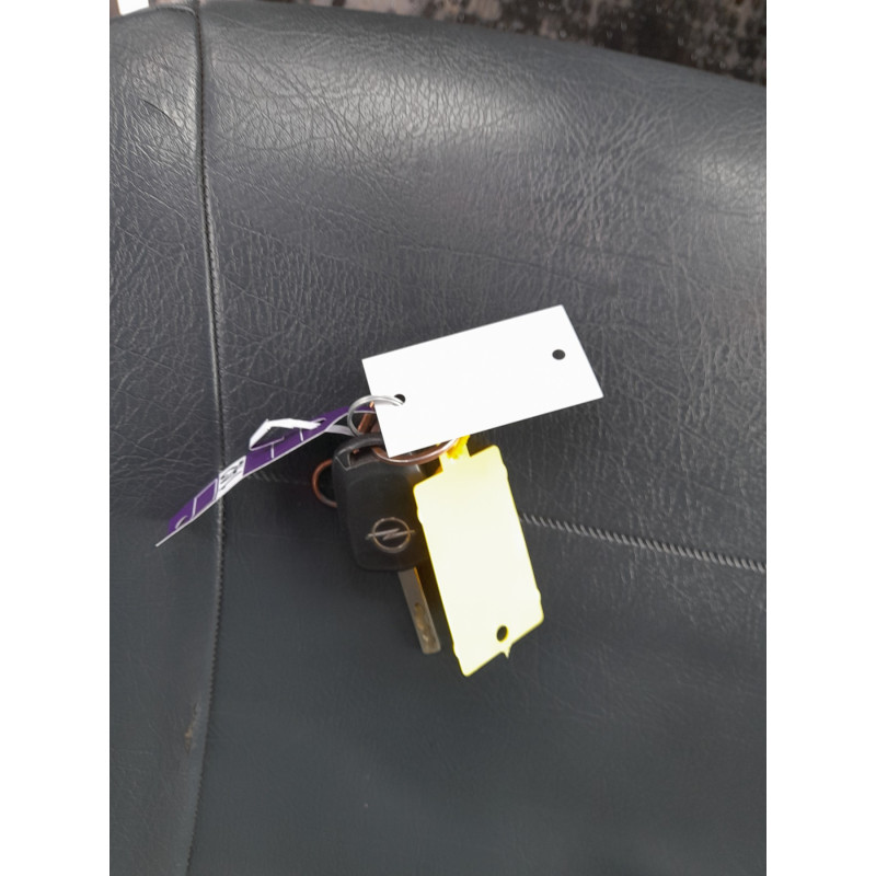 Bouton de coffre OPEL MERIVA A Photo n°14