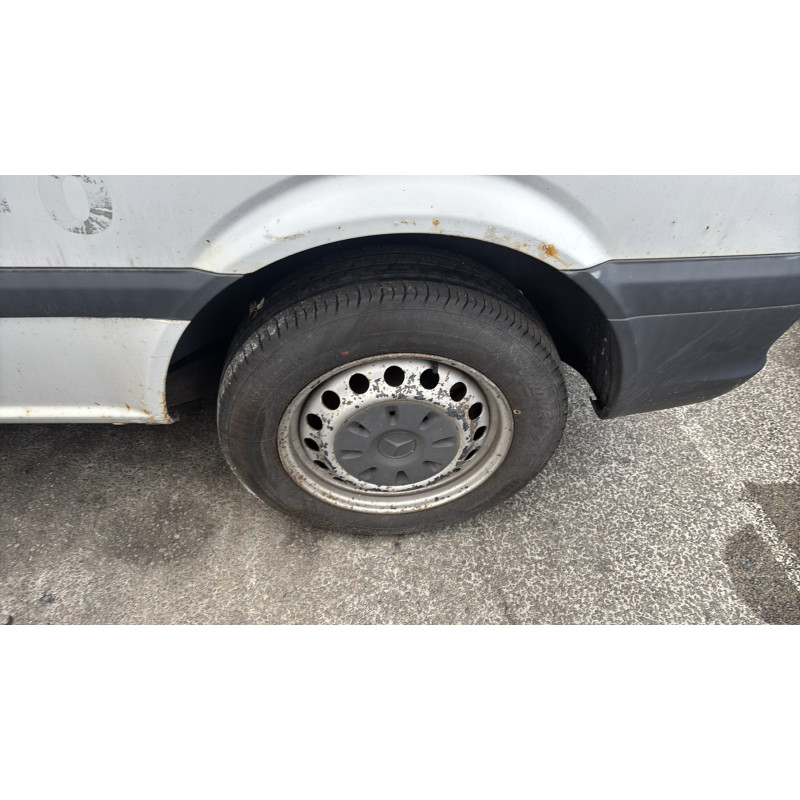 Vitre avant droit MERCEDES VITO 639 Photo n°20