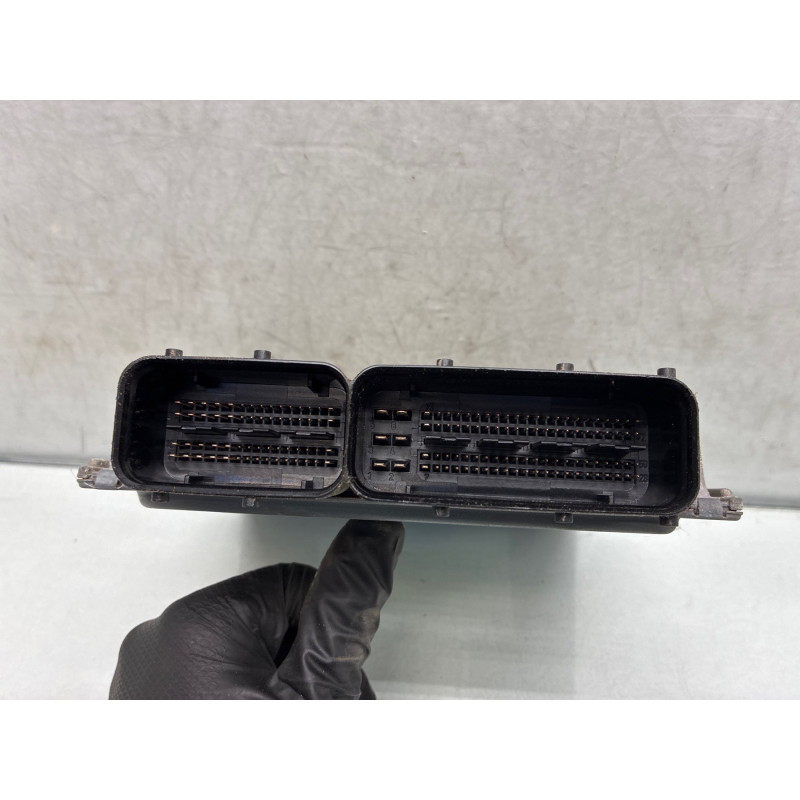 Calculateur moteur VOLKSWAGEN POLO 5 Photo n°1