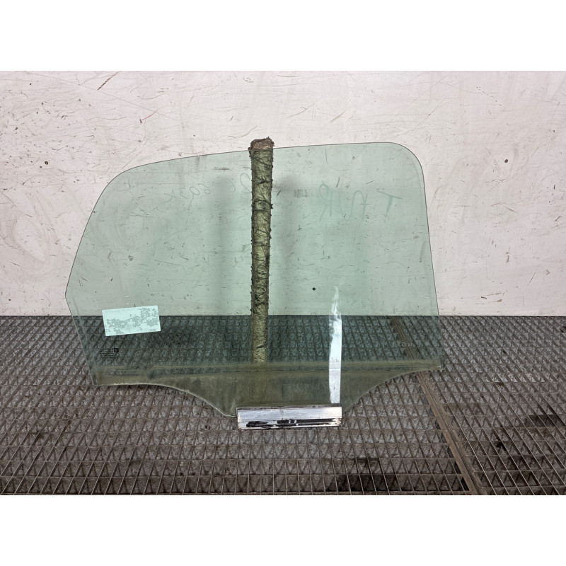 Vitre arriere gauche OPEL CORSA C Photo n°2
