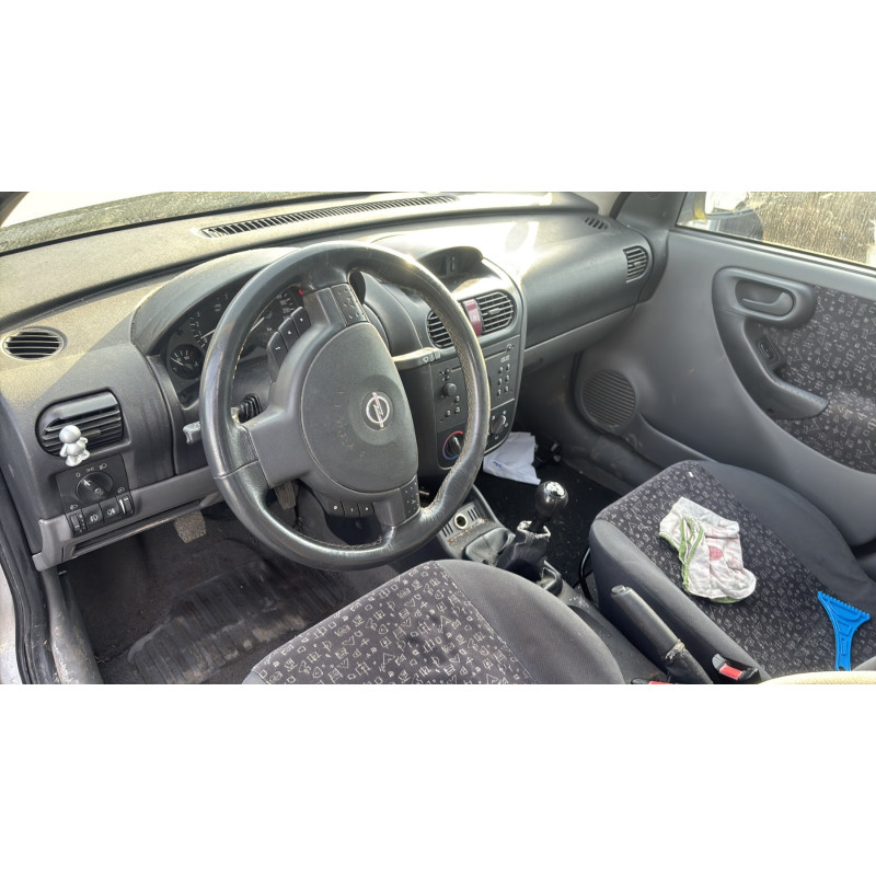 Vitre arriere gauche OPEL CORSA C Photo n°14