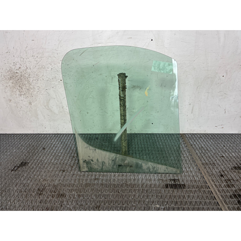 Vitre avant gauche RENAULT TRAFIC 2 Photo n°1