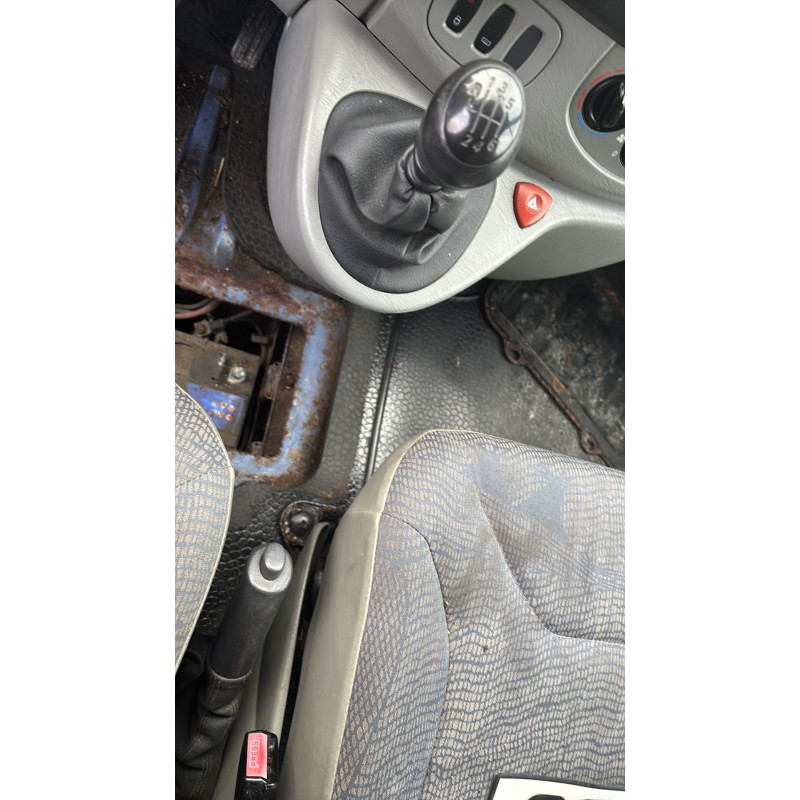 Vitre avant gauche RENAULT TRAFIC 2 Photo n°20
