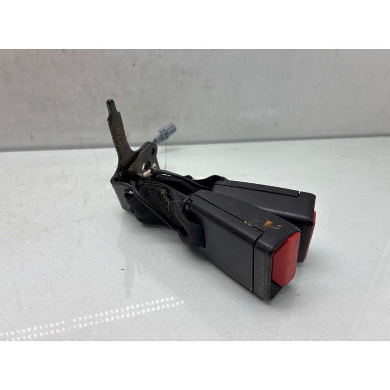 Attache ceinture arriere droit RENAULT CLIO 4 Photo n°4