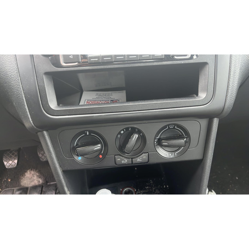 Pretensionneur de ceinture avant droit VOLKSWAGEN POLO 5 Photo n°11