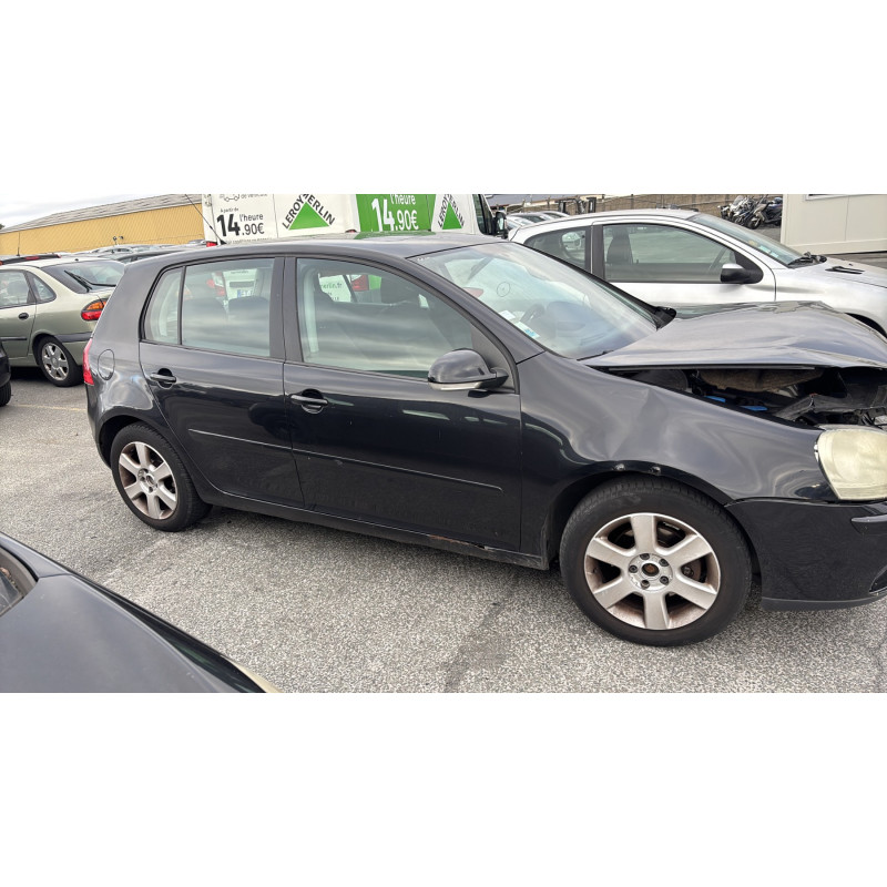 Vitre arriere gauche VOLKSWAGEN GOLF 5 Photo n°14