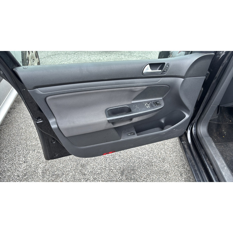 Vitre arriere gauche VOLKSWAGEN GOLF 5 Photo n°16