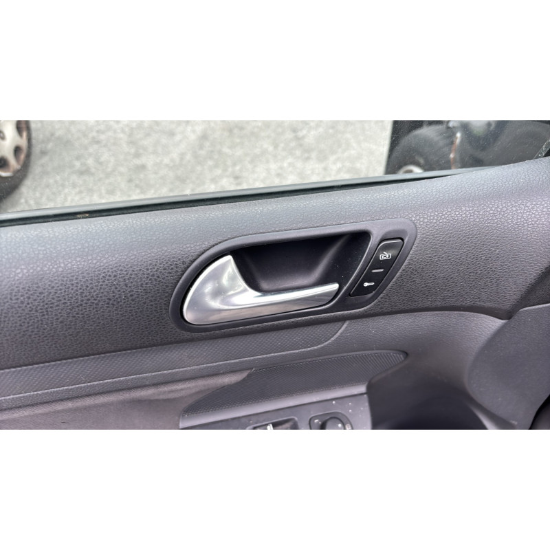 Vitre arriere gauche VOLKSWAGEN GOLF 5 Photo n°17