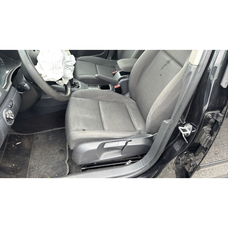 Vitre arriere gauche VOLKSWAGEN GOLF 5 Photo n°18
