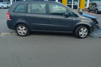 Pare choc arriere OPEL ZAFIRA B