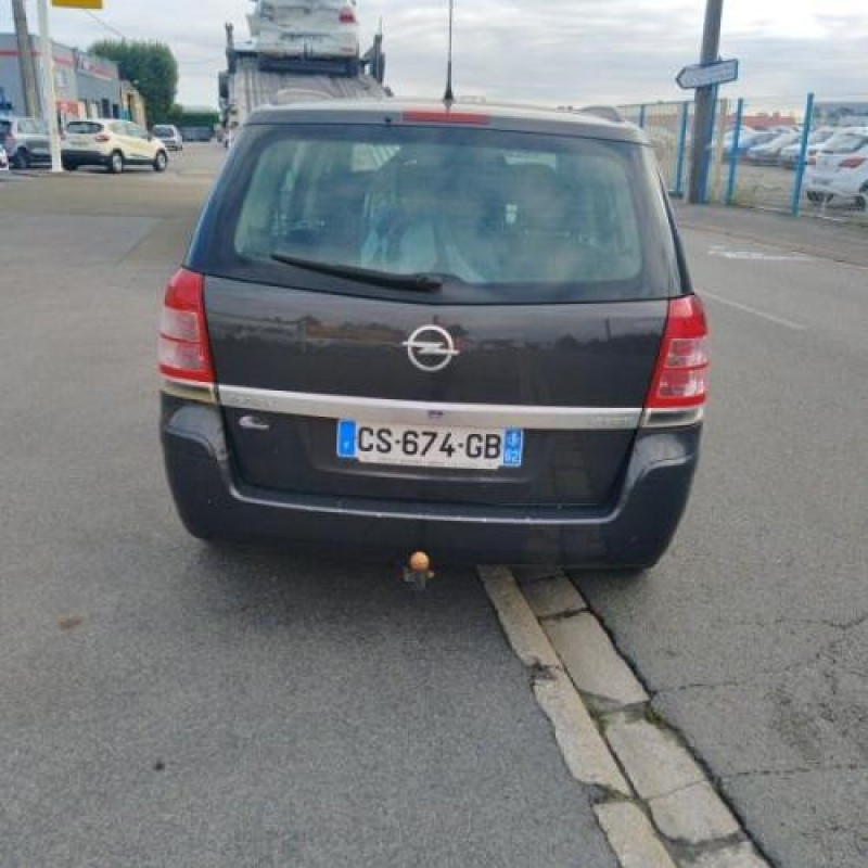 Pare choc arriere OPEL ZAFIRA B Photo n°10