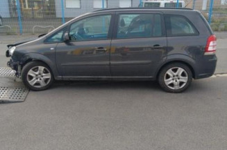 Pare choc arriere OPEL ZAFIRA B