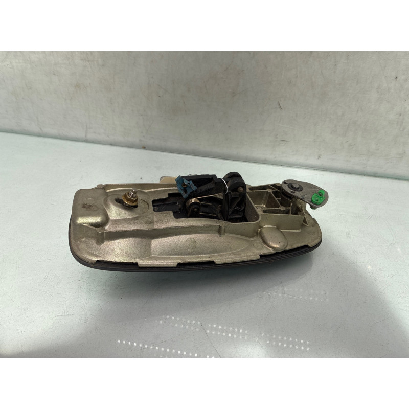 Poignee porte coffre gauche RENAULT TRAFIC 2 Photo n°3