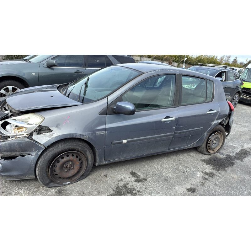 Pompe à carburant RENAULT CLIO 3 Photo n°11