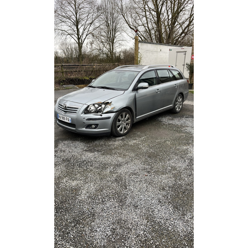 Anti brouillard droit (feux) TOYOTA AVENSIS 2 Photo n°5