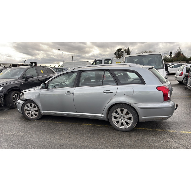 Anti brouillard droit (feux) TOYOTA AVENSIS 2 Photo n°11