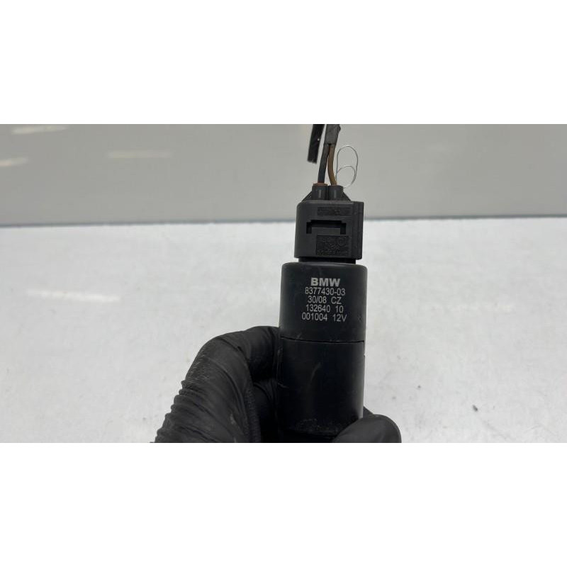 Pompe lave phares BMW X5 E70 Photo n°1