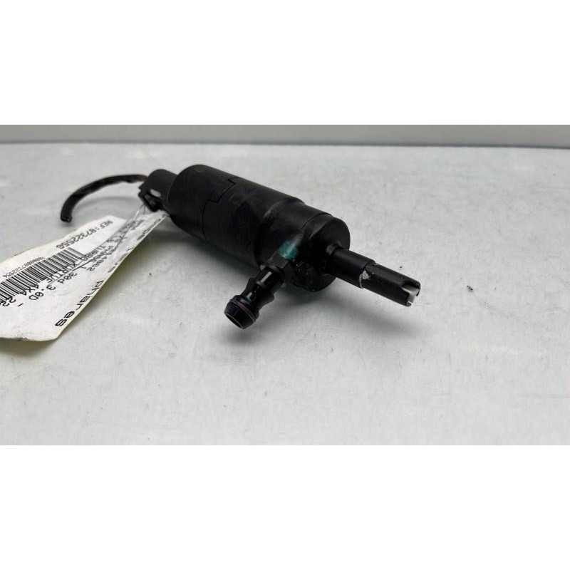 Pompe lave phares BMW X5 E70 Photo n°3