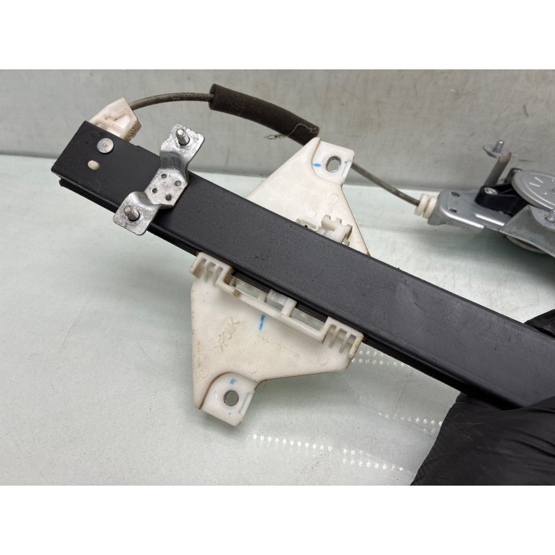 Leve vitre electrique avant droit CHEVROLET CAPTIVA Photo n°1