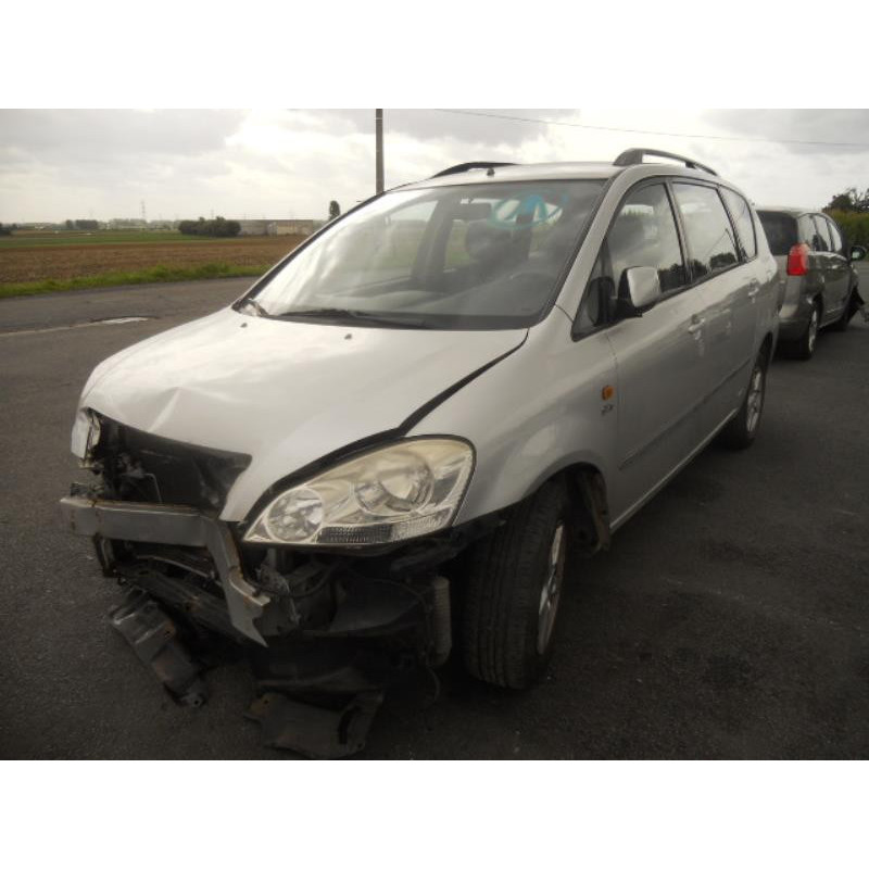Etrier avant gauche (freinage) TOYOTA AVENSIS VERSO Photo n°1