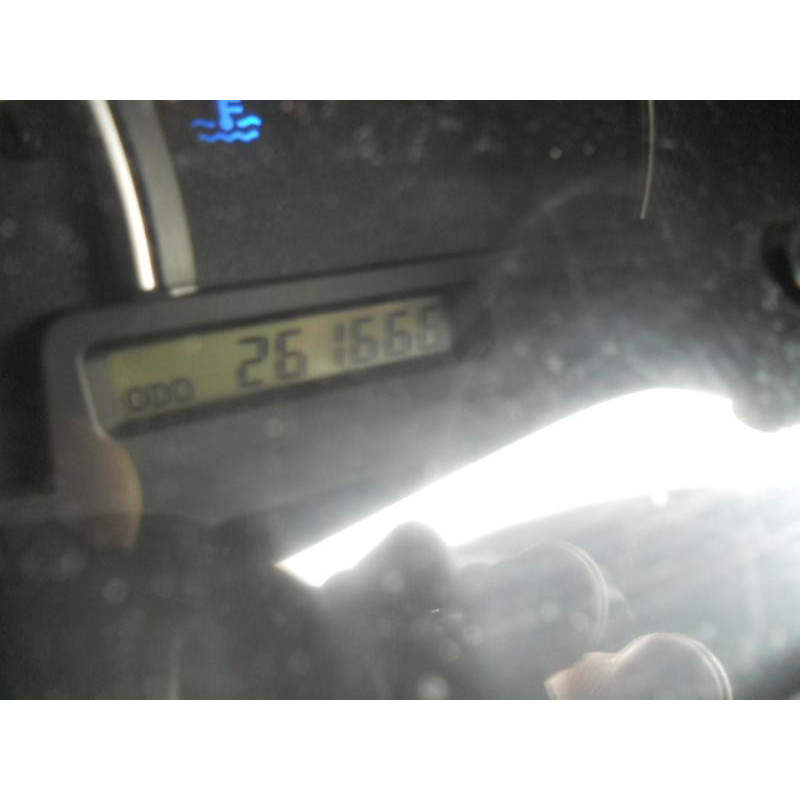 Etrier avant gauche (freinage) TOYOTA AVENSIS VERSO Photo n°9