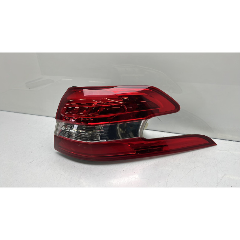 Feu arriere principal droit (feux) PEUGEOT 308 2 SW Photo n°2