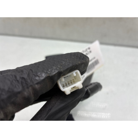 Attache ceinture arriere centrale TOYOTA YARIS 3 Photo n°1