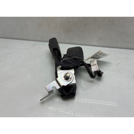 Attache ceinture arriere centrale TOYOTA YARIS 3