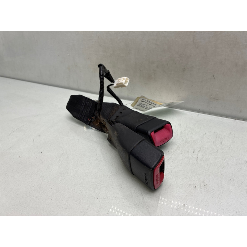 Attache ceinture arriere centrale TOYOTA YARIS 3 Photo n°4