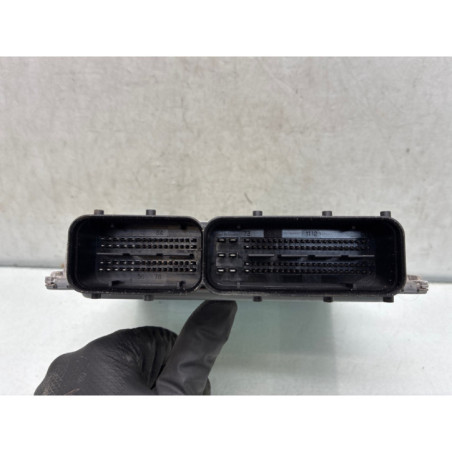 Calculateur moteur VOLKSWAGEN TOURAN 2 Photo n°1