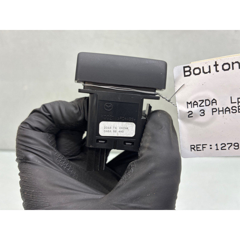 Bouton de warning MAZDA 2 3 Photo n°2
