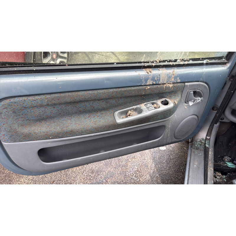 Poignee interieur avant gauche RENAULT TWINGO 1 Photo n°13