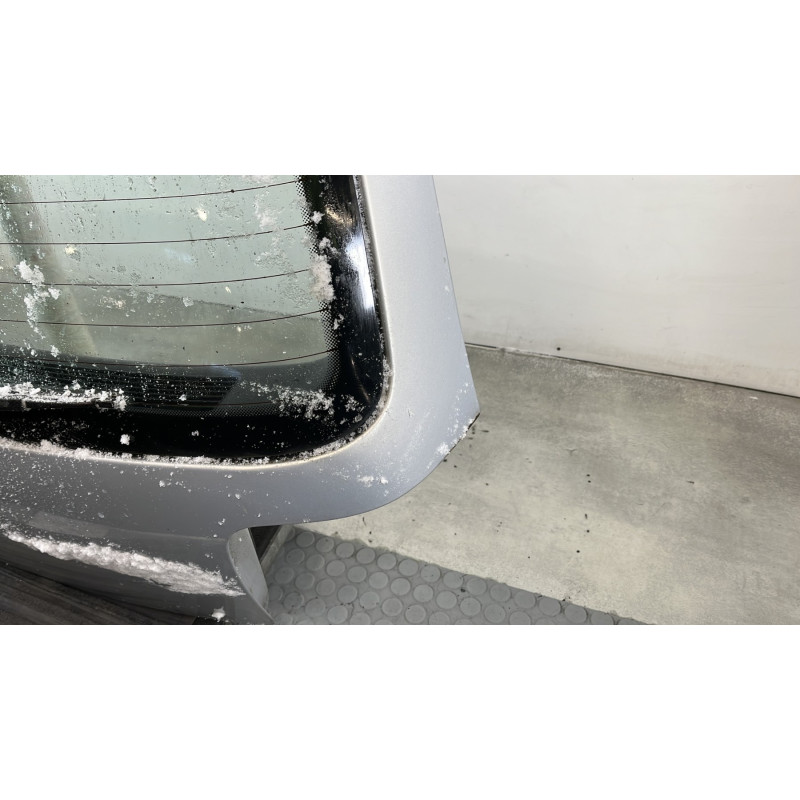 Malle/Hayon arriere VOLKSWAGEN GOLF 4 Photo n°4