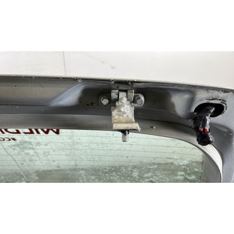 Malle/Hayon arriere VOLKSWAGEN GOLF 4 Photo n°8