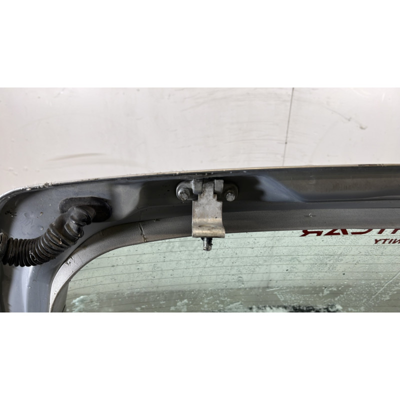 Malle/Hayon arriere VOLKSWAGEN GOLF 4 Photo n°9