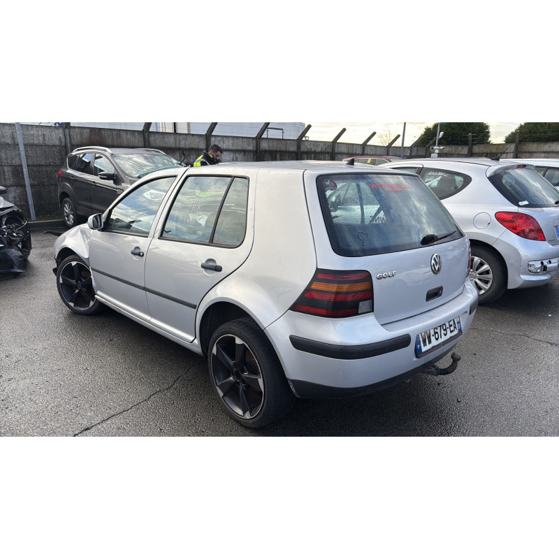 Malle/Hayon arriere VOLKSWAGEN GOLF 4 Photo n°17